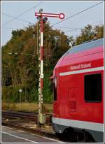 A 429 unit pictured together with a semaphore in Sassnitz ...