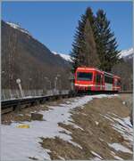 The SNCF Z 850 052 is the TER from Vallorcine to St-Gervais Les Bains Le Fayette and is shortly arriving at Chamonix.