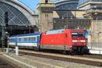 DB 101 096 has hauled EuroCity 371 from Hamburg-Altona into Dresden on 7 April 2018. Here she will be swapped for a Czech vectron for the leap to Praha hl.n. -from December 2018 all EuroCities Hamburg--Dresden--Praha are auled by Ceske Drahý 193 Vectrons.