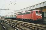 On 16 January 1998 DB Regio's train was rather colourfull when standing at Venlo with 110 151 at the rear end.