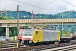 How do you get a delay? For example, hauling a defective wagon might help as DispoLok 189 933 got to understand at Kufstein on 27 May 2006, when the first wagon in an Italy-bound  intermodal service