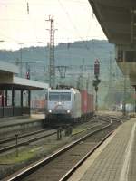 185 538-6 is driving in Wrzburg central station on August 23rd 2013.