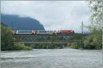 The  Glacier Express  coming ...  Stefan Wohlfahrt 04.04.2012