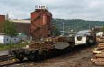 Low-loader truck with 16 ...  Armin Schwarz 06.11.2011