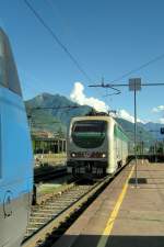 In Domodossola is the FS E 402 139 approaching the EC to Milan.