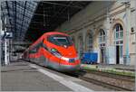 The FS Trenitalia ETR 400 031 arrived in Lyon Perrache under the mighty hall as Frecciarossa FR 6647 at 11:48 and will remain right here until the return journey to Paris as FR 6654 at 1:11 p.m.