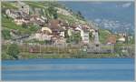 Lavaux Re 4/4 II with a Cargo train by St-Saphorin. 
07.07.2010