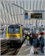 The IR 117 Liers - Luxembourg City is entering into the station Lige Guillemins on March 25th, 2012.