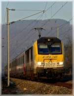 3017 is heading the IR 117 Liers - Luxembourg City in Erpeldange/Ettelbrck on December 23rd, 2007.