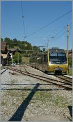 mob-montreux-berner-oberland-bahn Local train to Saanen is levaing Sch�nried. 
23.09.2011