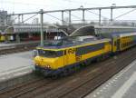 1857 with DDM coaches in Rotterdam Centraal Station 14-04-2010.