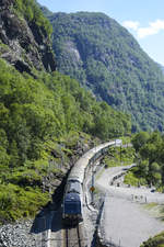 NSB EL 18 2258 on the Flåm railway line between Spikaberg (1103 meter) and Sjølvskot (417 meter).
Date: 13 July 2018.