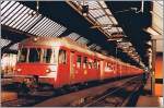 rabde-12-12 RABDe 12/12 'Goldk�stenexpress' in Z�rich Main Station.
01.09.1984 (scanned picture)