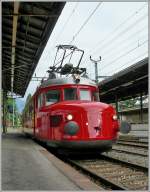 rbe-2-4 The RAe 2/4 'Rote Pfeil / Red Arrow' in Vevey. 
12.06.2010 