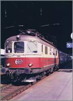 re-410-re-4-4-i Re 4/4 I 10050 in Lausanne with a local train.
scanned analog picture/Sept. 1985