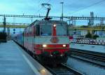 re-420-re-4-4-ii SBB Re 4/4 II in 'Swiss-Express' colours in Z�rich HB. 
18.01.2008