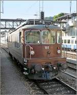 re-425-bls-re-4-4 BLS Re 425 191 is running through the station of Spiez on July 31st, 2008