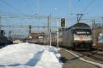 Re 460 Re 460 with a IC in Spiez. 
29.12.2008