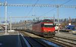 Re 460 Re 460 with a IC in Spiez. 
29.12.2008