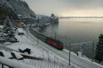 Re 460 Wintertime by the Castle of Chillon: R 460 with a Ir from Brig to Gen�ve - A�roport. 
05.01.2010