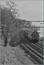 Re 460 In black and with the light of the lac of geneva by St-Saphorin.
22.10.2010