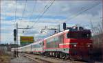 Electric loc 363-019 is hauling EC158 'Croatia' through Maribor-Tabor on the way to Vienna. /28.2.2014