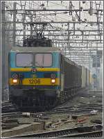 Serie 12 1206 is heading a goods train at Gent Sint Pieters on February 27th, 2009.
