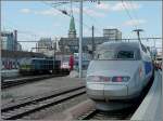 Serie 2200 International trains in the station of Luxembourg City photographed on August 4th, 2009. While the SNCF TGV Atlantique/R�seau is arriving, the SNCB 2007 is leaving the station and the CFL multiple unit 2204 is waiting for departure.