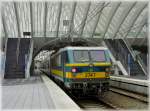 Serie 27 HLE 2747 is leaving the station Li�ge Guillemins with one white and two red lights on May 8th, 2010. 