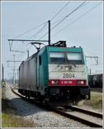 The TRAXX 2804 pictured ...  De Rond Hans und Jeanny 09.04.2012