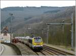 3016 is hauling the ...  De Rond Hans und Jeanny 18.04.2012