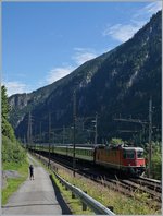 SBB Re 4/4 II with an IR to Locarno near Göschenen.
28.07.2016