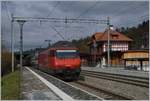 The SBB Re 460 006-0 with an IC to Romanshorn in Mühlenen.
30.10.2017