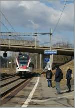 Waiting of the train to Lausanne; the Flirt 523 031 is approaching the Vufflens la Ville Station.
20.02.2012