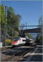 A SBB ETR 610 on the way to Milano in Vevey.