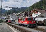 Change of the locomotives by the Glacier Express in Disentis: End of the run for the RhB Ge 4/4 II 629; for the part to Zermatt a MGB HGe 4/4 II will now taking the Glacier-Express.