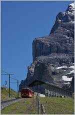 A JB train on the way to the Kleine Scheidegg near the Eigergletscher Station. 

08.08.2016