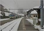 The MOB Goldenpass Panormaic PE 2115 from Zweisimmen to Montreux by his stop in Les Avants.