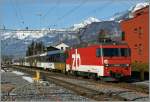 The  zB   HGe 101 961-1 is arriving wiht the GoldenPass 2218 from Luzern to Interlaken (- Montreux) in Meiringen.