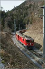 
RhB Ge 4/4 II 621 with the RE 1253 from Disentis to Scuol Tarasp in the  Ruinaulta  between Trin and Reichenau Tamins.
16.03.2013
