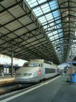 In Lausanne the TGV Lyria 9268 is about to leave to Paris.