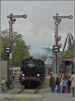 The steam engine Energie 507 is arriving at the station ... The steam engine Energie 507 is arriving at the station ...