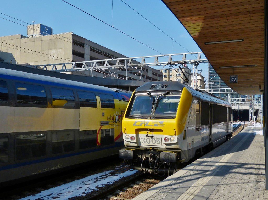 . 3005 is approaching its train in Luxembourg City on March 15th, 2013.