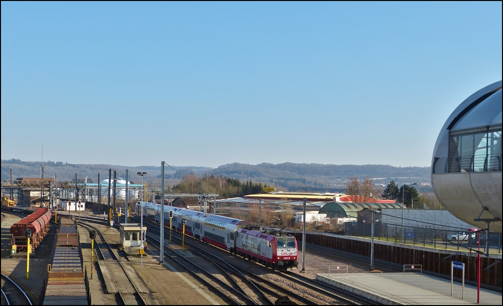 . 4016 is arriving with bilevel cars in Belval Université on March 4th, 2013.