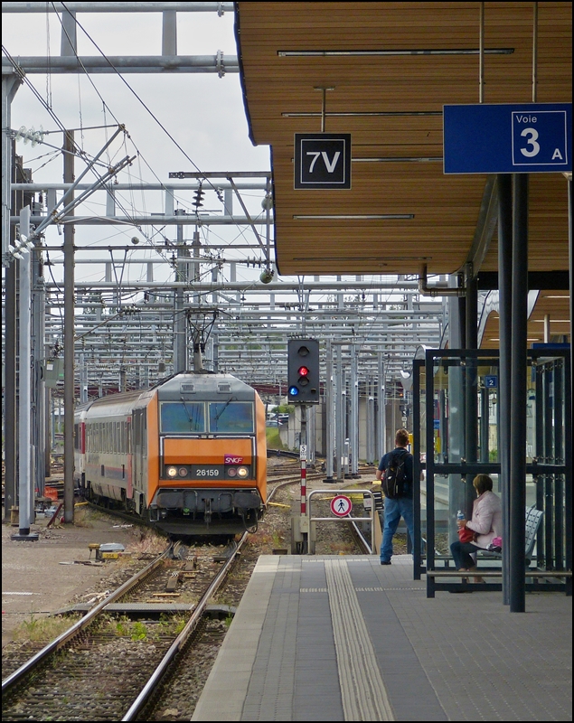 . BB 26159 is hauling the EC 90  Vauban  into the station of Luxembourg City on June 14th, 2013.