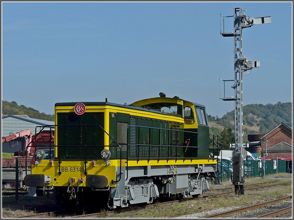 . BB 63149 photographed at Treignes on September 9th, 2009. 