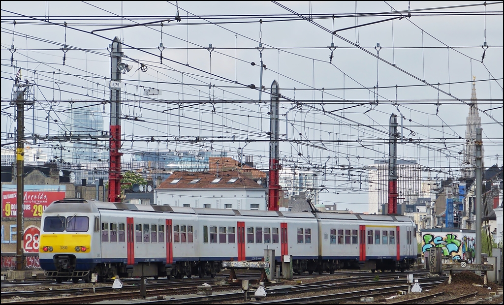 . The AM 80 380 is entering into the station Bruxelles Midi on May 10th, 2013.