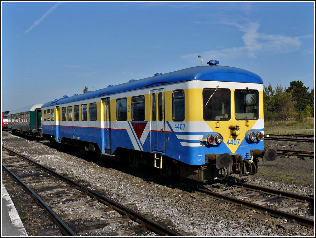 . The Diesel multiple unit 4407 taken in Mariembourg on September 27th, 2009.