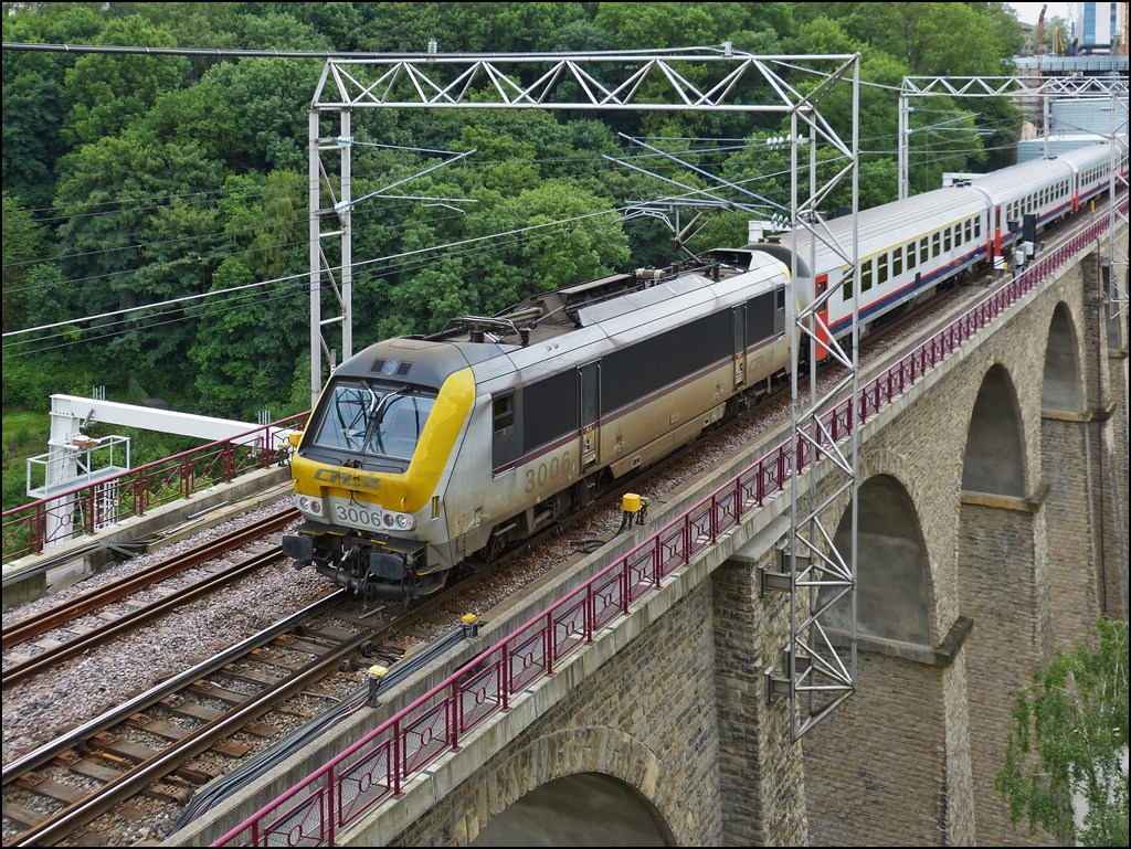 . The dirty 3006 photographed on the Pulvermhle viaduct in Luxembourg City on June 14th, 2013.