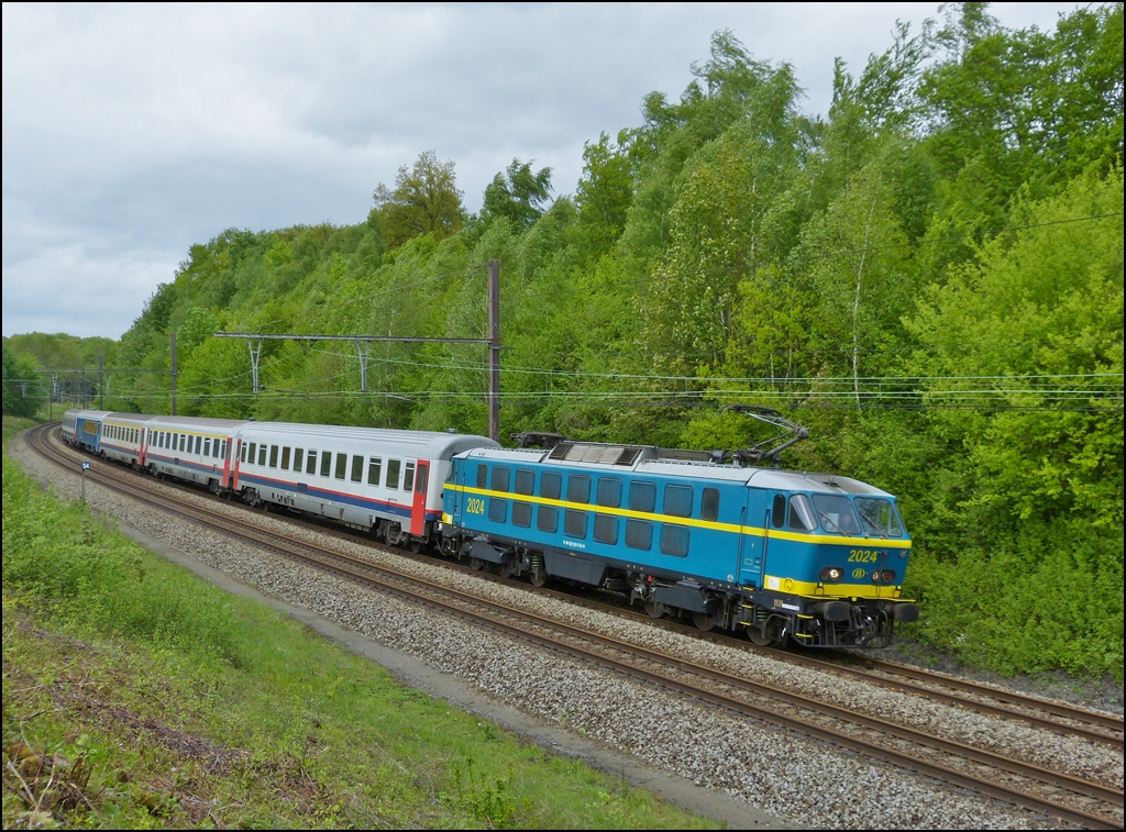 . The special train  Adieu Srie 20  pictured in Ghlin on May 11th, 2013.